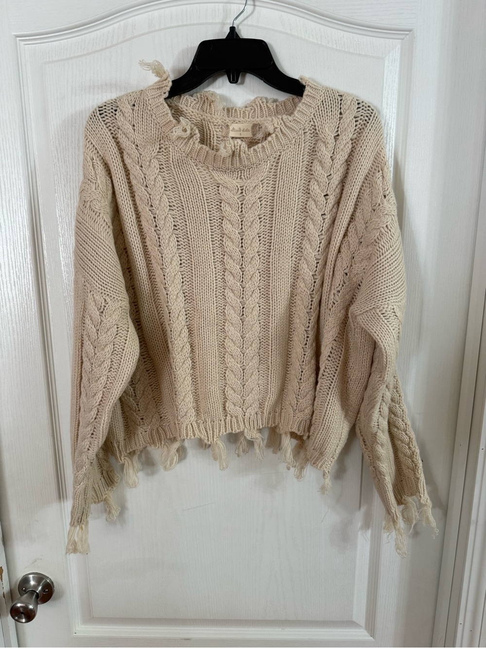 Altar’d State Women’s Cream Oversized Cropped Frayed Sweater Sz S